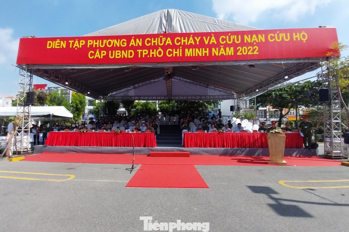 Sáng 29/7 tại Trung tâm thương mại AEON Bình Tân (phường Bình Trị Đông B, quận Bình Tân) đã diễn ra chương trình diễn tập các phương án chữa cháy và cứu nạn, cứu hộ với quy mô lớn do UBND TPHCM chỉ đạo.