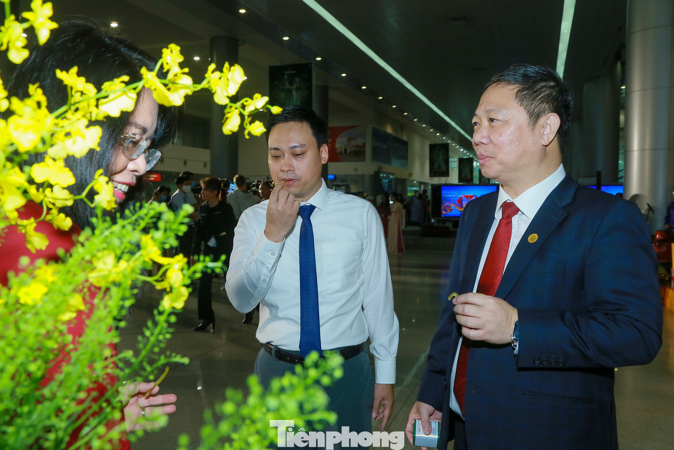 Tại lễ đón tiếp, ông Dương Anh Đức, Phó chủ tịch UBND TPHCM cho biết năm 2022 là một năm thành công của ngành du lịch thành phố khi có nhiều hạng mục vượt gấp đôi chỉ tiêu so với năm 2021. "Chúng tôi đánh giá năm 2023 là năm hết sức quan trọng đối với ngành du lịch thành phố. Với bản lề phát triển từ năm 2022, thành phố kỳ vọng ngành du lịch phát triển vượt bậc hơn so với năm cũ", ông Đức nói. Tại lễ đón tiếp, ông Dương Anh Đức, Phó chủ tịch UBND TPHCM cho biết năm 2022 là một năm thành công của ngành du lịch thành phố khi có nhiều hạng mục vượt gấp đôi chỉ tiêu so với năm 2021. "Chúng tôi đánh giá năm 2023 là năm hết sức quan trọng đối với ngành du lịch thành phố. Với bản lề phát triển từ năm 2022, thành phố kỳ vọng ngành du lịch phát triển vượt bậc hơn so với năm cũ", ông Đức nói.