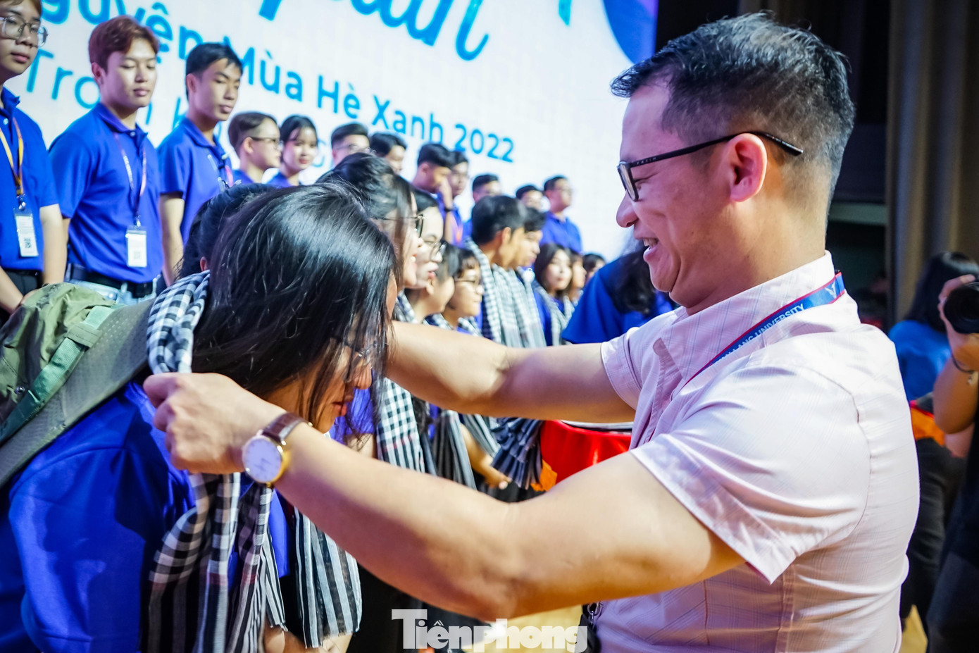 Chiến dịch 'Mùa Hè Xanh' là chương trình tình nguyện lớn nhất trong năm của đoàn trường ĐH Văn Lang. Đây là hoạt động nhằm phát huy tinh thần tình nguyện xung kích vì cộng đồng và là sân chơi học tập ngoại khóa bổ ích dành cho các bạn sinh viên.