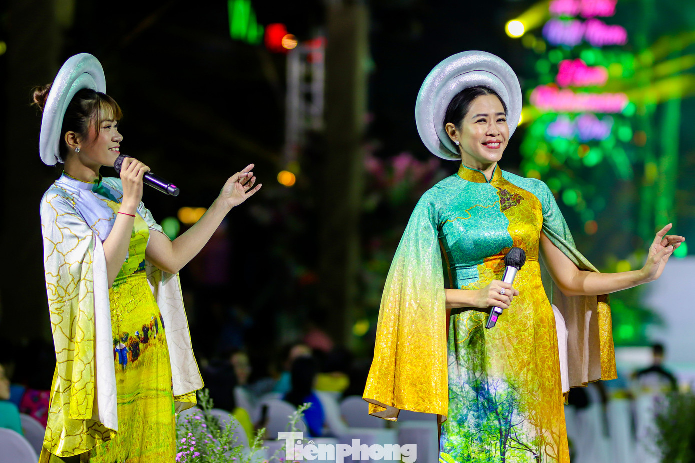 Hầu hết bộ sưu tập được trình diễn trong chương trình phản ánh sức sáng tạo, tư duy thẩm mỹ và tình yêu của các nhà thiết kế đối với áo dài, với quê hương đất nước và với vùng đất TPHCM – Gia Định và tình yêu với áo dài của các nhà thiết kế cùng văn nghệ sĩ.