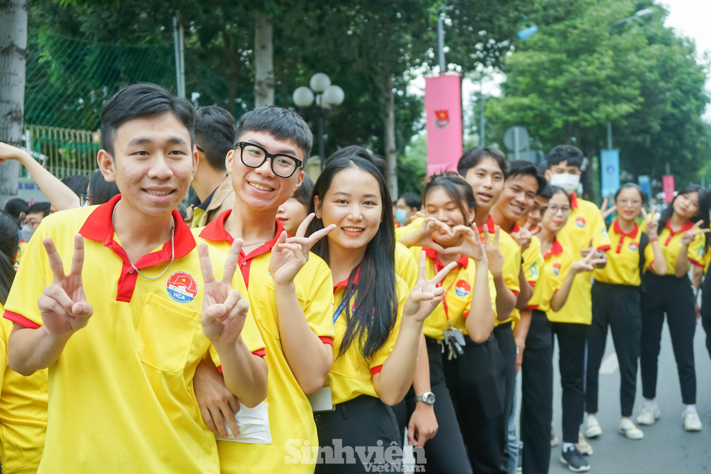 “Mỗi chiến sĩ tham gia chiến dịch cần phát huy tối đa tinh thần tình nguyện, cống hiến vì cộng đồng và mang những hình ảnh đẹp nhất của màu áo vàng 'Xuân Tình nguyện' in đậm trong lòng người dân Thành phố”, chị Phan Thị Thanh Phương nhấn mạnh.