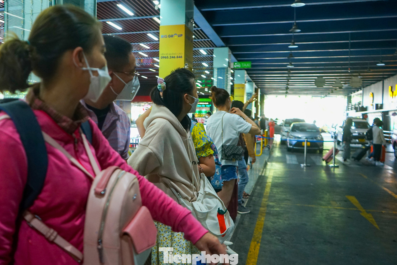 Sở GTVT TPHCM đề xuất bố trí bãi đỗ xe taxi tạm thời, phục vụ cao điểm Tết Nguyên đán ở sân bay Tân Sơn Nhất. Ảnh minh họa: Phong Nguyễn Sở GTVT TPHCM đề xuất bố trí bãi đỗ xe taxi tạm thời, phục vụ cao điểm Tết Nguyên đán ở sân bay Tân Sơn Nhất. Ảnh minh họa: Phong Nguyễn