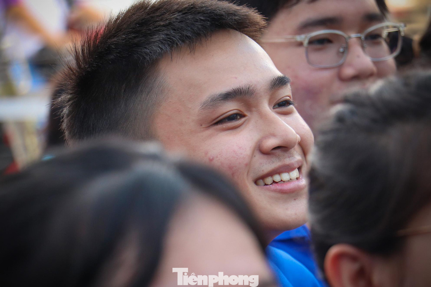 &quot;Ban đầu em dự định sáng nay sẽ đi chơi cùng bạn ở Suối Tiên nhưng khi thấy có thông báo về chương trình này trên trang Facebook của đoàn trường, em đã hoãn lại chuyến đi chơi và tham gia chương trình này vì rất hay và rất bổ ích&quot;, bạn Trương Hòa Tùng (ĐH Sư phạm TPHCM) chia sẻ.