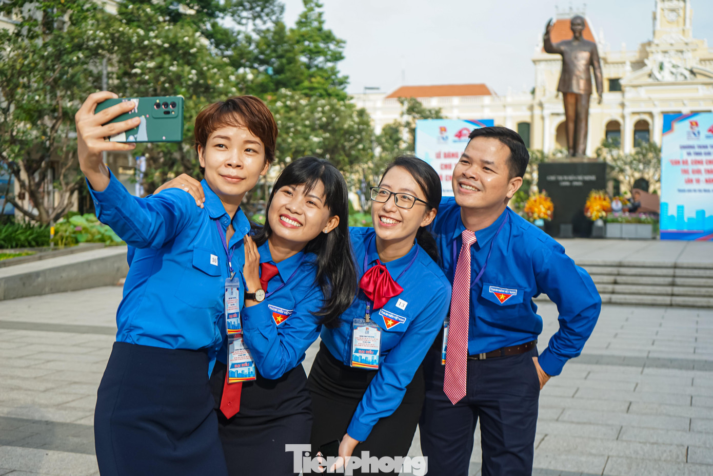 Đồng thời ông cũng bày tỏ mong muốn các gương cán bộ, công chức, viên chức được tuyên dương sẽ tích cực lan tỏa những hình ảnh, câu chuyện ý nghĩa góp phần xây dựng công tác Đoàn của thành phố.