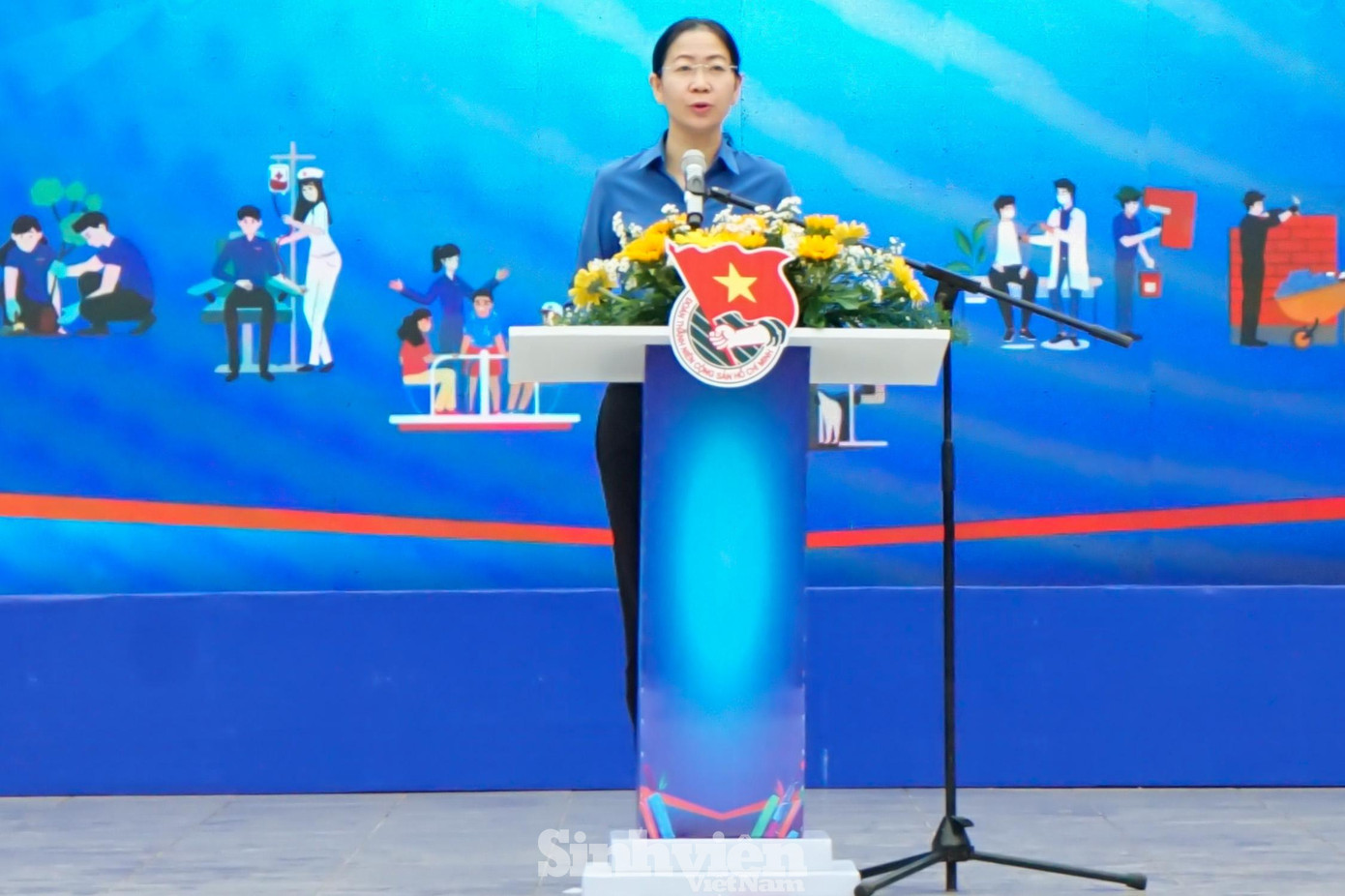 Phát biểu tại Lễ ra quân, chị Phan Thị Thanh Phương - Bí thư Thành Đoàn TP. HCM chia sẻ: Qua chiến dịch "Xuân Tình nguyện lần thứ 15" này, mong rằng mỗi đoàn viên, thanh niên thành phố sẽ luôn tự hào, vinh dự khi khoác lên mình chiếc áo quen thuộc của chiến dịch, mỗi chiến sĩ sẽ góp phần lan tỏa những nghĩa cử tốt đẹp của người trẻ đến mọi người.