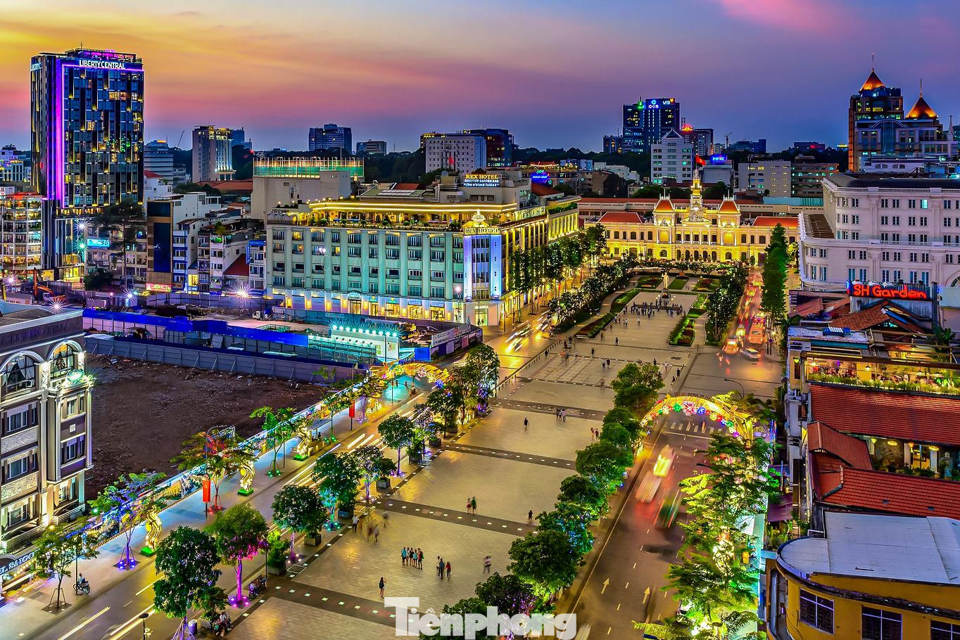 Chương trình biểu diễn nghệ thuật kỷ niệm Quốc Khánh diễn ra tại phố đi bộ Nguyễn Huệ đêm 2/9