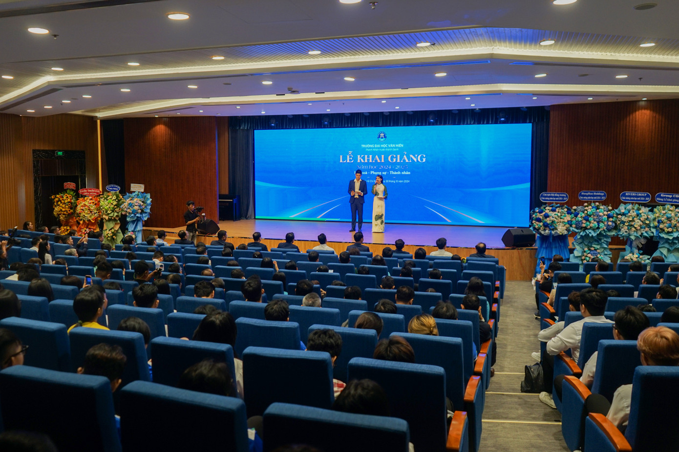 Sáng 30/10, trường ĐH Văn Hiến (TP. HCM) tổ chức Lễ khai giảng năm học 2024 - 2025.