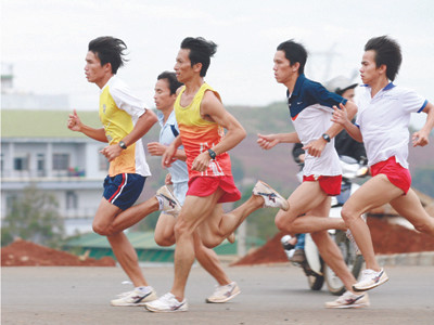 Các VĐV Bình Thuận tập luyện tại Đăk Nông Ảnh: Hồng Vĩnh