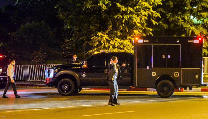 CLIP: Dàn xe đặc chủng của mật vụ Mỹ tháp tùng Phó Tổng thống Kamala Harris tại Hà Nội - Ảnh 12.