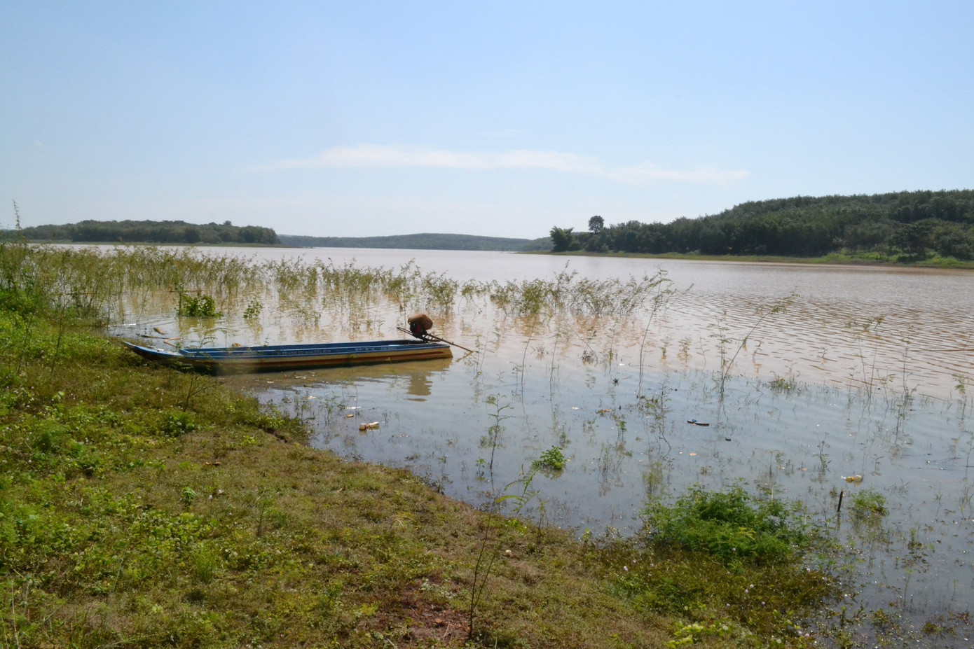  Tìm thấy thi thể thanh niên bị lật xuồng mất tích tại hồ thủy điện Thác Mơ ảnh 1