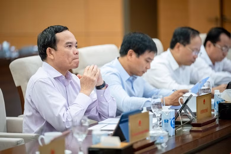 Các đại biểu tham dự phiên họp. Ảnh: QH. Các đại biểu tham dự phiên họp. Ảnh: QH.