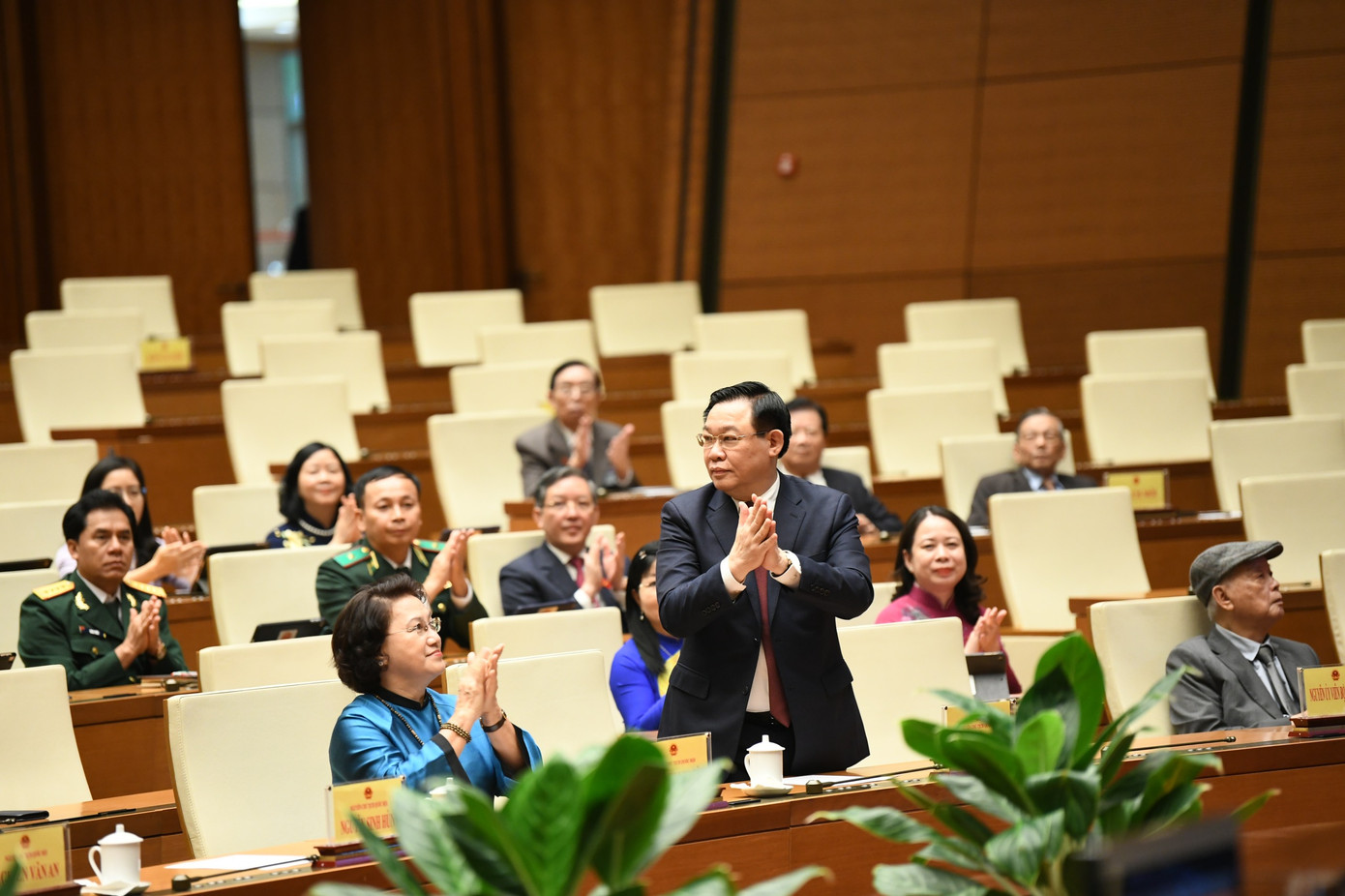 Lãnh đạo chủ chốt, nguyên lãnh đạo Đảng, Nhà nước tham dự phiên bế mạc kỳ họp, sáng 29/6. (Ảnh: Như Ý) Lãnh đạo chủ chốt, nguyên lãnh đạo Đảng, Nhà nước tham dự phiên bế mạc kỳ họp, sáng 29/6. (Ảnh: Như Ý)