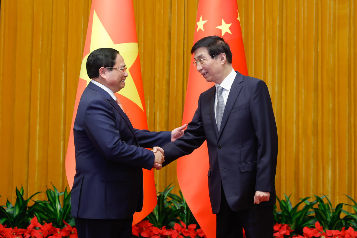 Thủ tướng Chính phủ Phạm Minh Chính hội kiến Chủ tịch Chính hiệp toàn quốc Trung Quốc Vương Hộ Ninh. (Ảnh: Nhật Bắc)