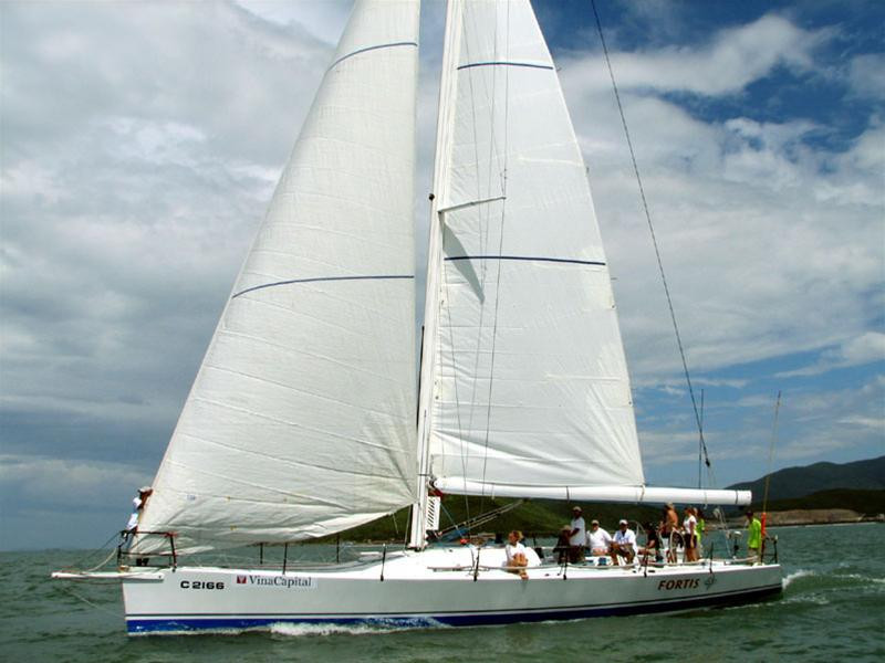 Thuyền Fortis Mandrake.