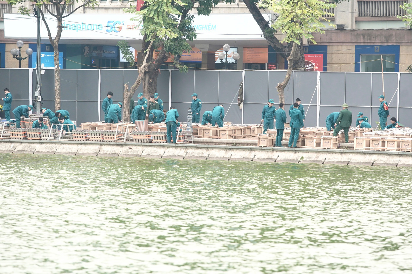 Ghi nhận của PV sáng 31/12, công tác chuẩn bị đang gấp rút hoàn thiện, an ninh xung quanh khu vực trận địa pháo được thắt chặt.