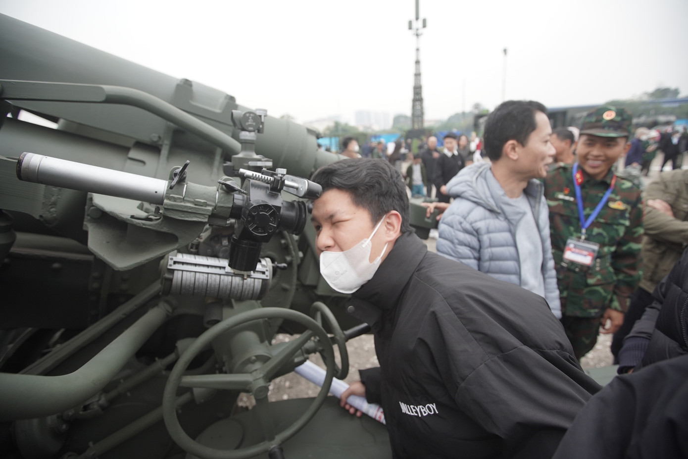 Triển lãm Quốc phòng 2024 là dịp để người dân có thêm kiến thức về lịch sử đất nước cũng như các vũ khí, khí tài hiện đại.