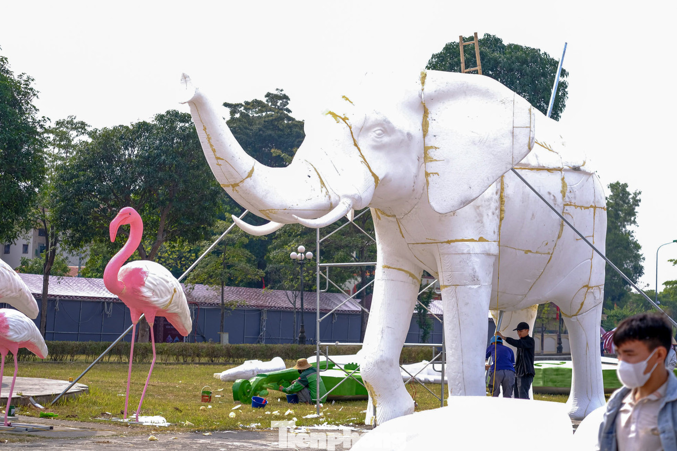 "Đây không chỉ là sự kiện văn hóa đơn thuần mà còn là dịp để tôn vinh giá trị của làng nghề trồng hoa, góp phần quảng bá nét đẹp, tiềm năng du lịch, hướng tới xây dựng Festival hoa trở thành sự kiện thường niên, thương hiệu riêng của Mê Linh và du lịch Thủ đô Hà Nội", ông Hùng nói thêm "Đây không chỉ là sự kiện văn hóa đơn thuần mà còn là dịp để tôn vinh giá trị của làng nghề trồng hoa, góp phần quảng bá nét đẹp, tiềm năng du lịch, hướng tới xây dựng Festival hoa trở thành sự kiện thường niên, thương hiệu riêng của Mê Linh và du lịch Thủ đô Hà Nội", ông Hùng nói thêm
