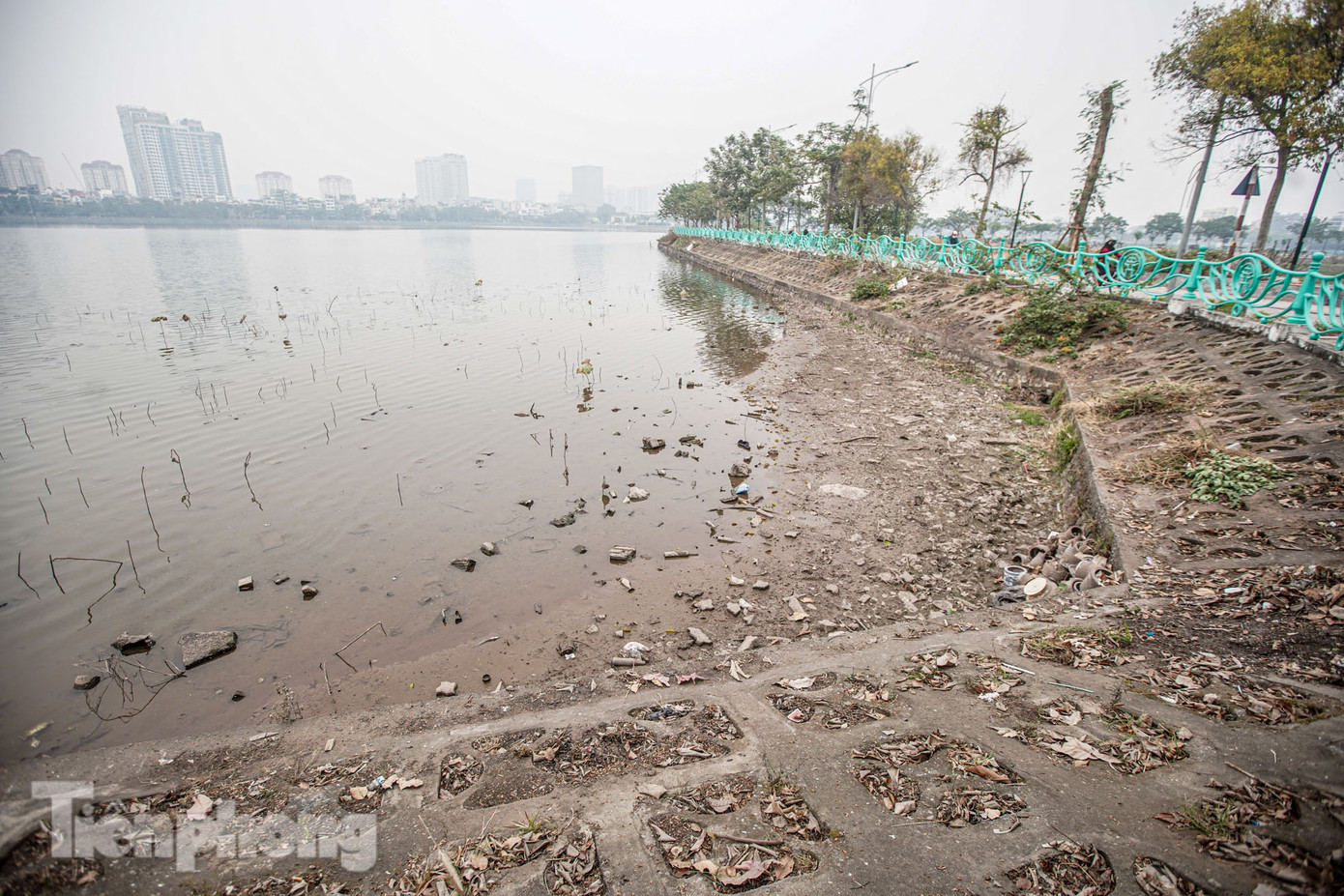 Hình ảnh ghi nhận ngày 25/12 tại góc hồ Tây trên phố Quảng Bá.