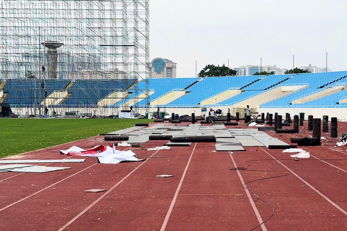 Trong thời gian tới, ban quản lý sân vận động Mỹ Đình sẽ phải tích cực chăm sóc, bảo dưỡng mặt cỏ để trả về nguyên trạng ban đầu. Sau đó, ban tổ chức AFF Cup 2024 sẽ có đánh giá thực tế xem sân Mỹ Đình đủ điều kiện tổ chức giải hay không.