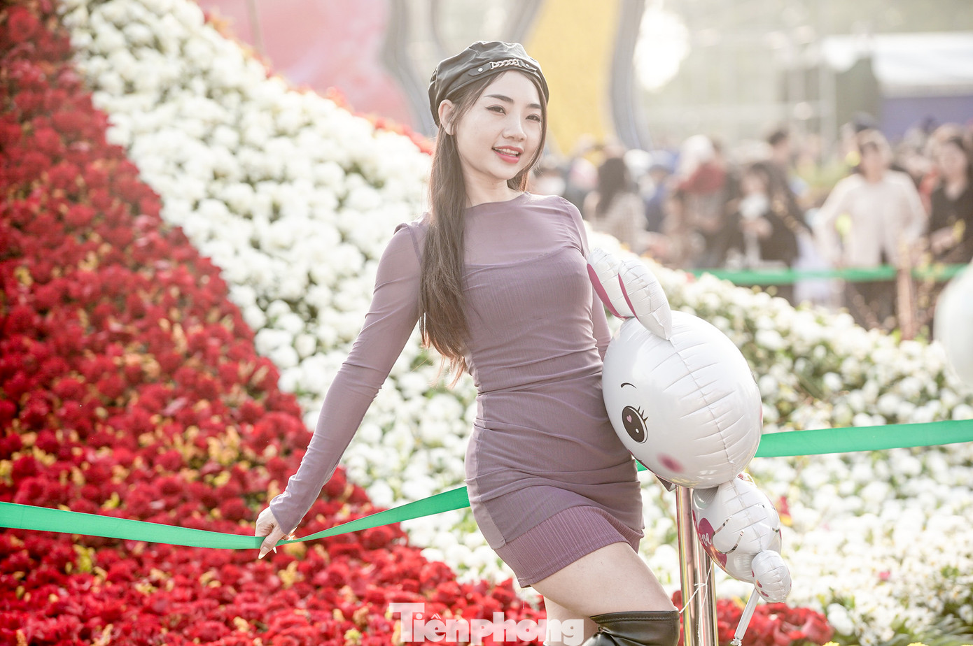 Đây là năm thứ 2 huyện Mê Linh tổ chức Festival hoa, nhằm trưng bày, giới thiệu các loại hoa, sản phẩm từ hoa, cây cảnh của huyện tới du khách thập phương.