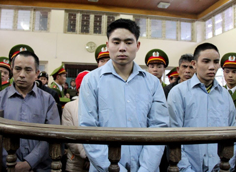 Lê Văn Luyện trong khi nghe tuyên án tại phiên xử sơ thẩm. Ảnh: Việt Dũng. 