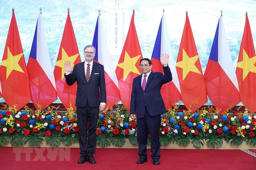 Thủ tướng Phạm Minh Chính và Thủ tướng nước Cộng hòa Séc Petr Fiala chụp ảnh chung. (Ảnh: Dương Giang/TTXVN) Thủ tướng Phạm Minh Chính và Thủ tướng nước Cộng hòa Séc Petr Fiala chụp ảnh chung. (Ảnh: Dương Giang/TTXVN)