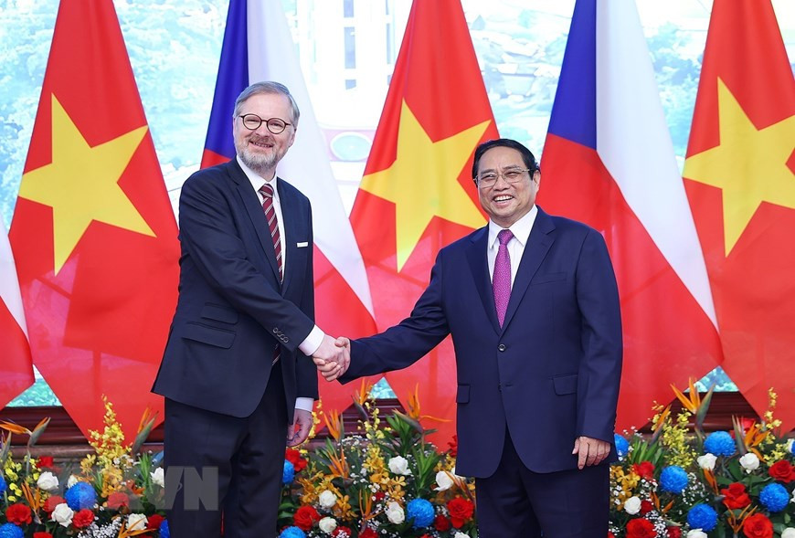 Thủ tướng Phạm Minh Chính và Thủ tướng nước Cộng hòa Séc Petr Fiala chụp ảnh chung. (Ảnh: Dương Giang/TTXVN) Thủ tướng Phạm Minh Chính và Thủ tướng nước Cộng hòa Séc Petr Fiala chụp ảnh chung. (Ảnh: Dương Giang/TTXVN)