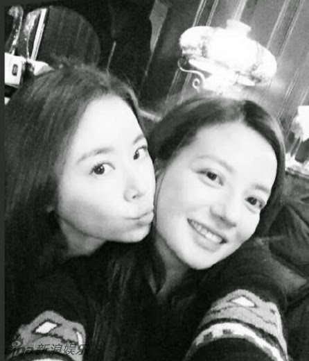 Lâm Tâm Như, Triệu Vy khoe ảnh thuở mới vào nghề ảnh 8