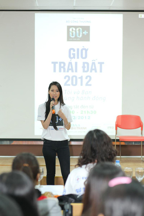 Đại sứ Dương Thùy Linh có buổi giao lưu với sinh viên Đại học FPT