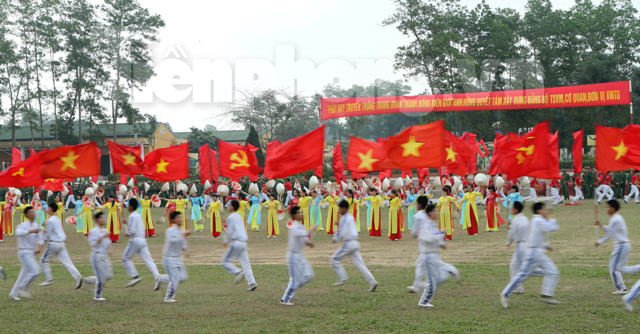 Tràn ngập sắc màu với những điệu múa hát để lại nhiều ấn tượng