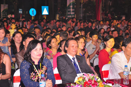 Bà Ma Thị Nguyệt-Phó chủ tịch UBND tỉnh Thái Nguyên, là Trưởng ban tổ chức Festival trà tại Thái Nguyên. Bà Ma Thị Nguyệt-Phó chủ tịch UBND tỉnh Thái Nguyên, là Trưởng ban tổ chức Festival trà tại Thái Nguyên