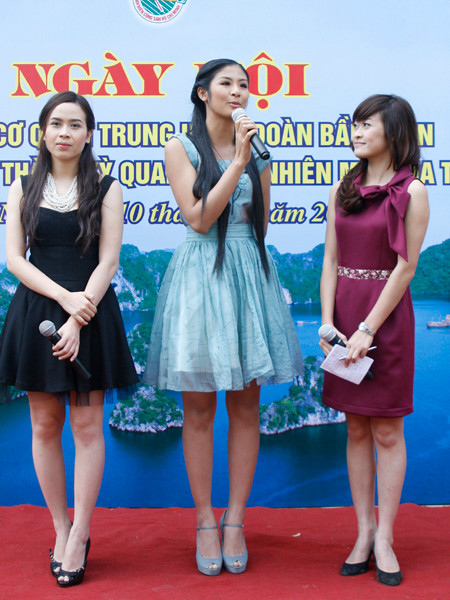 Hoa hậu Ngọc Hân giao lưu với thanh niên