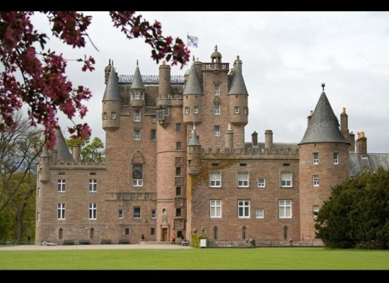 Ngỡ ngàng những tòa lâu đài đẹp nhất thế giới ảnh 8