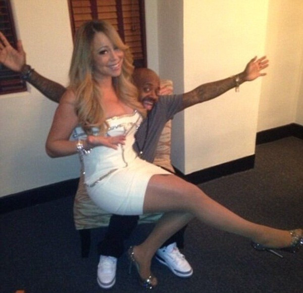 Ở đằng sau cánh gà, Mimi cũng tạo dáng 'thả phanh' với Jermaine Dupri