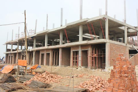 Mặc dù đã tung cả trăm chiêu nghìn kế để hút khách nhưng thị trường vẫn ảm đạm chưa có sự khởi sắc