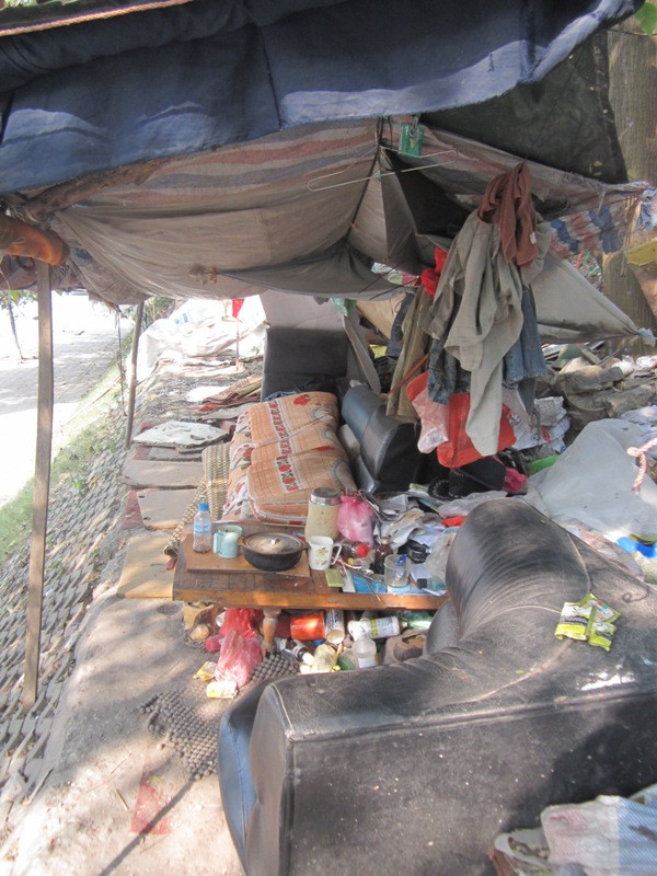 Cận cảnh túp lều 