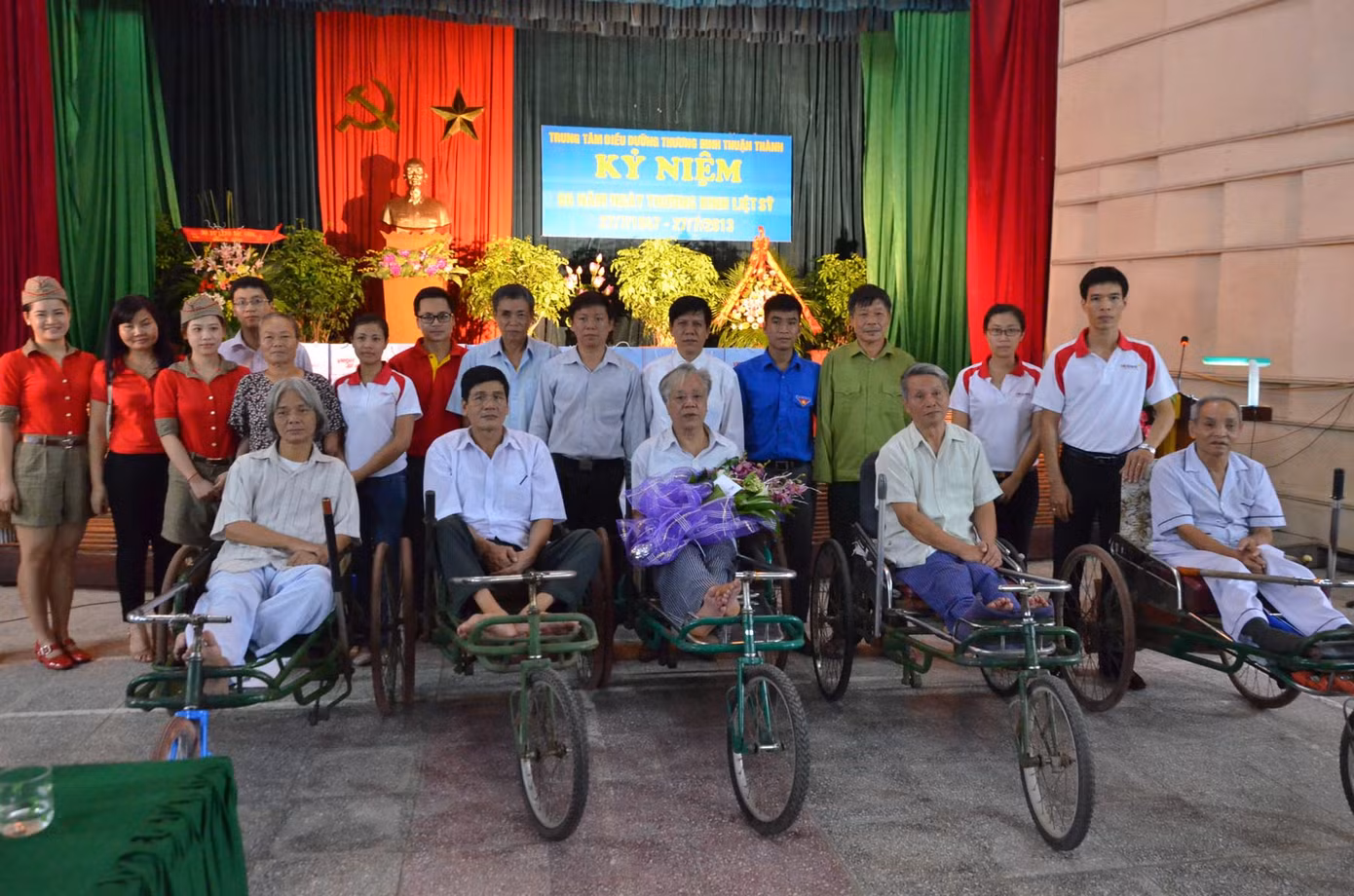 Đoàn công tác tại 