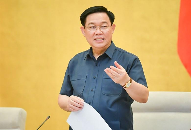 Chủ tịch Quốc hội Vương Đình Huệ phát biểu tại phiên họp Uỷ ban Thường vụ Quốc hội