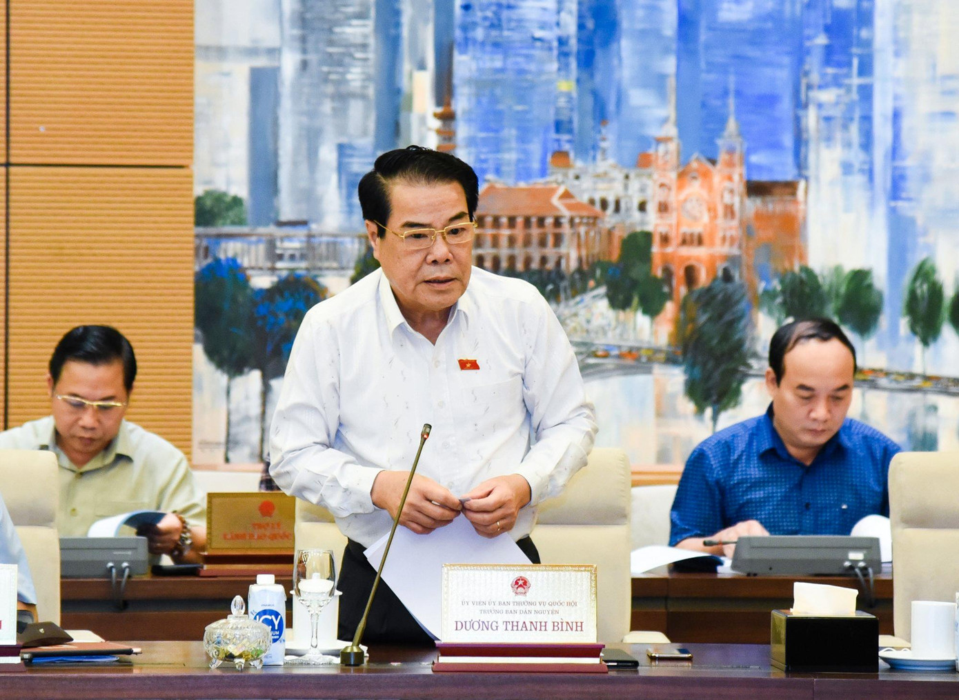Trưởng Ban dân nguyện Dương Thanh Bình báo cáo Uỷ ban Thường vụ Quốc hội