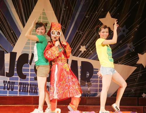 Kịch Táo dân phản ánh nhiều khía cạnh của đời sống và học tập của sinh viên một cách hóm hỉnh, hài hước