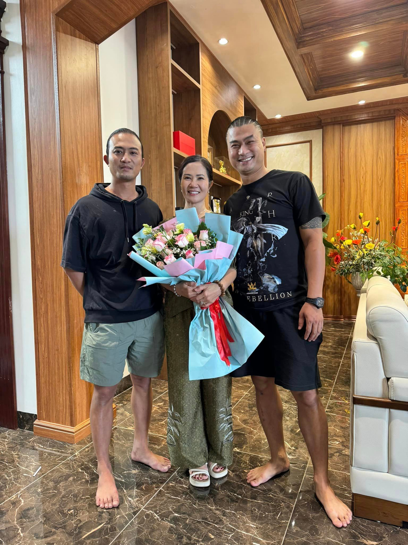 Một số hình ảnh hậu trường được NSƯT Nguyệt Hằng chia sẻ. Một số hình ảnh hậu trường được NSƯT Nguyệt Hằng chia sẻ.