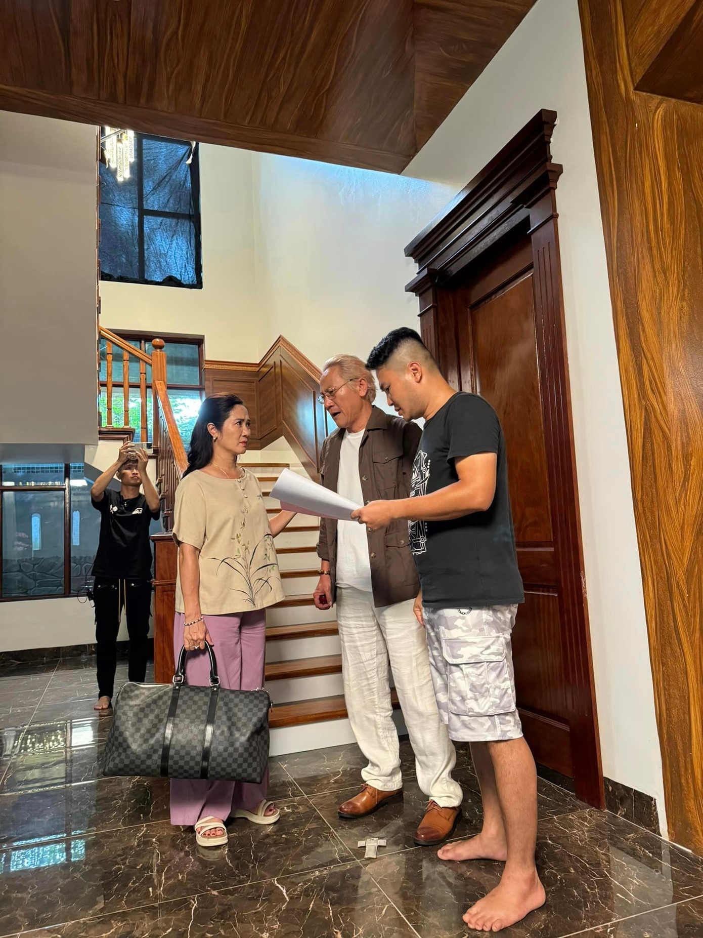 Một số hình ảnh hậu trường được NSƯT Nguyệt Hằng chia sẻ. Một số hình ảnh hậu trường được NSƯT Nguyệt Hằng chia sẻ.