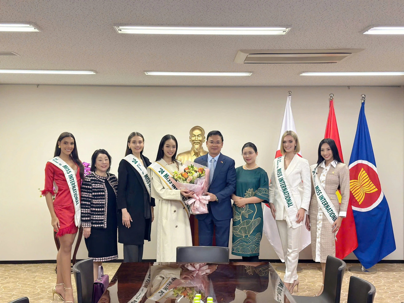 Một số hoạt động của Thanh Thủy tại Nhật Bản với tư cách Hoa hậu Quốc tế.