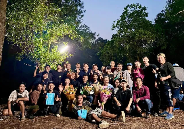 Tiệc đóng máy của đoàn phim Độc đạo. Tiệc đóng máy của đoàn phim Độc đạo.