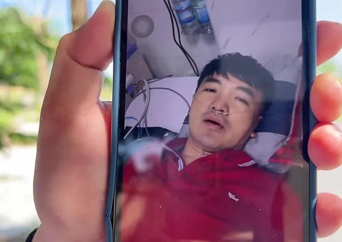 Ca sĩ Dương Ngọc Thái nhập viện, phải đeo ống thở. Ca sĩ Dương Ngọc Thái nhập viện, phải đeo ống thở.