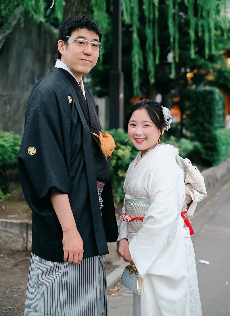 Cặp đôi diện trang phục truyền thống của Nhật Bản chụp ảnh cưới. Cặp đôi diện trang phục truyền thống của Nhật Bản chụp ảnh cưới.