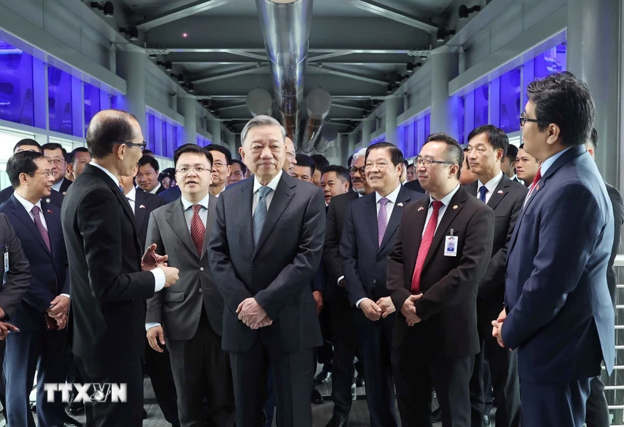 Tổng Bí thư Tô Lâm thăm và làm việc với Tập đoàn Petronas. (Ảnh: Thống Nhất/TTXVN) Tổng Bí thư Tô Lâm thăm và làm việc với Tập đoàn Petronas. (Ảnh: Thống Nhất/TTXVN)