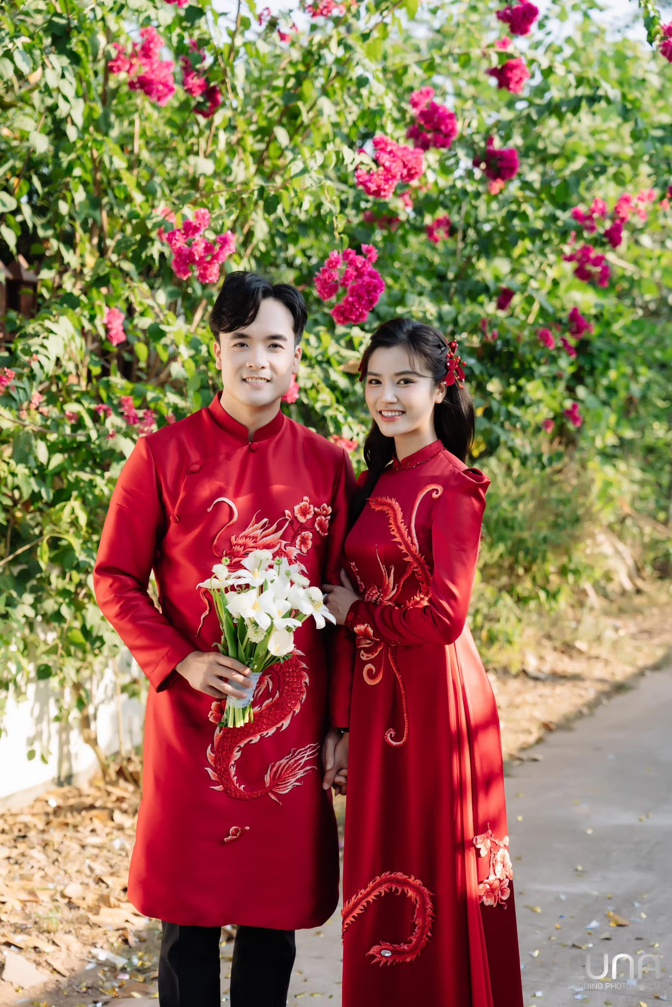 Sau 4 năm yêu, cặp diễn viên Anh Đào và Anh Tuấn về chung một nhà. Cả hai tổ chức lễ ăn hỏi hôm 21/11 tại quê nhà của cô dâu ở Bắc Giang. Sau 4 năm yêu, cặp diễn viên Anh Đào và Anh Tuấn về chung một nhà. Cả hai tổ chức lễ ăn hỏi hôm 21/11 tại quê nhà của cô dâu ở Bắc Giang.