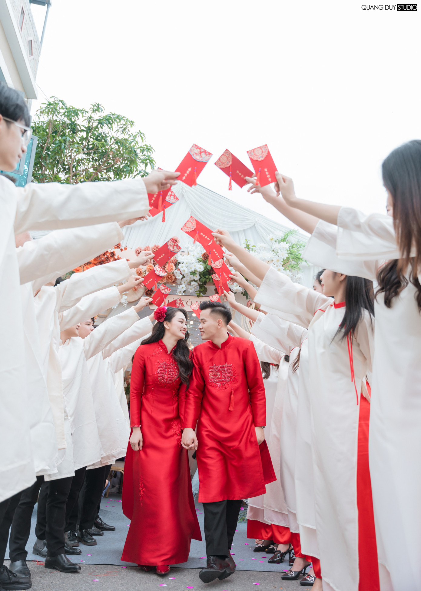 Chia sẻ với Tiền Phong, Thu Hoài xác nhận đám cưới của cô diễn ra ngày 2/12 tại quê nhà Thái Bình. Hiện, cả hai đã hoàn tất khâu chuẩn bị cho ngày trọng đại.