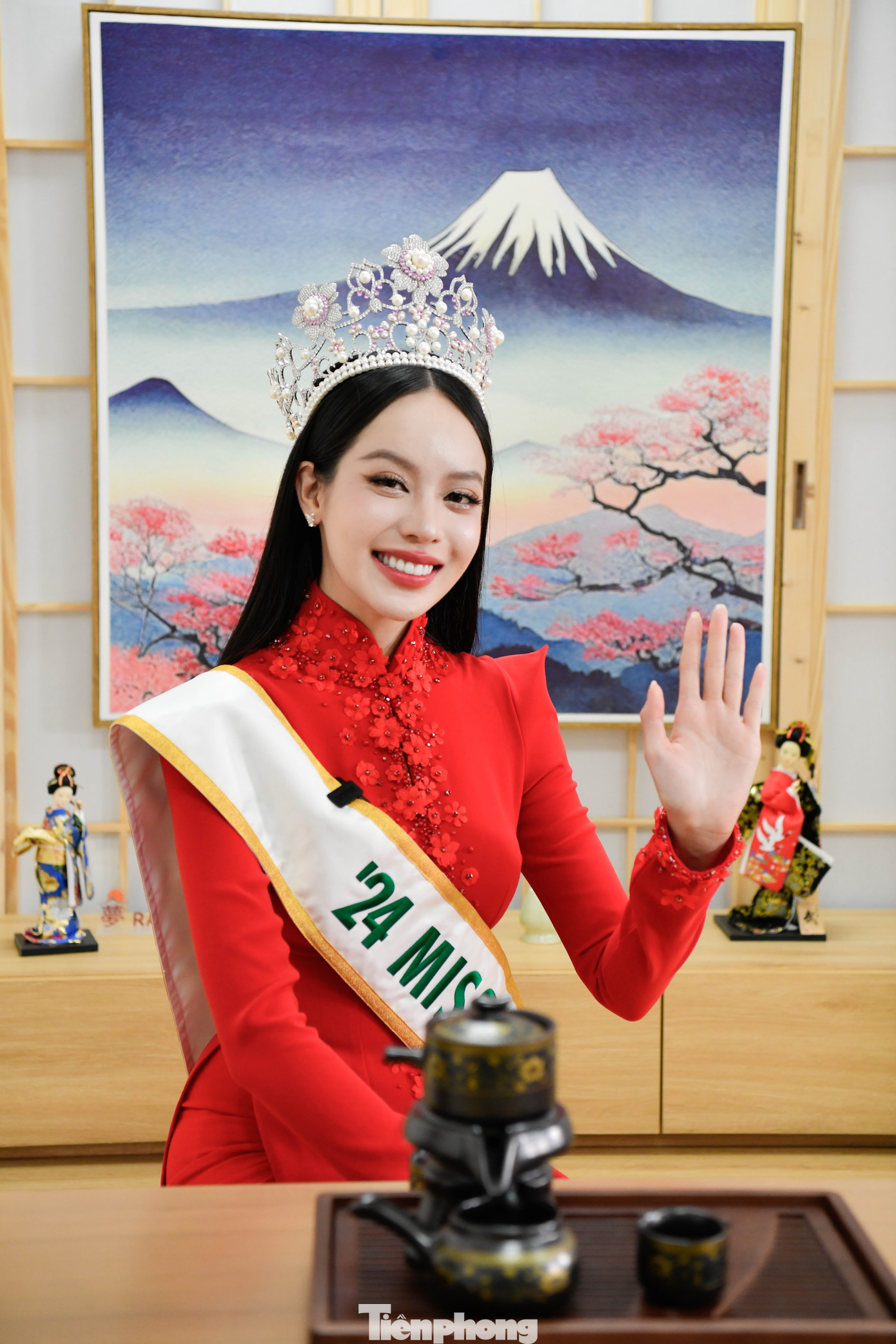 Trong cuộc phỏng vấn với Tiền Phong, Hoa hậu Thanh Thủy nhiều lần khẳng định cô là Hoa hậu Việt Nam đầu tiên thi Hoa hậu Quốc tế và cũng là Hoa hậu Quốc tế đầu tiên đến từ Việt Nam. Trong cuộc phỏng vấn với Tiền Phong, Hoa hậu Thanh Thủy nhiều lần khẳng định cô là Hoa hậu Việt Nam đầu tiên thi Hoa hậu Quốc tế và cũng là Hoa hậu Quốc tế đầu tiên đến từ Việt Nam.